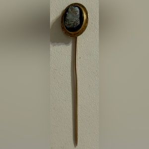 Antique Victorian 10K Yellow Gold Carved Hardstone Cameo Silhouette Stickpin